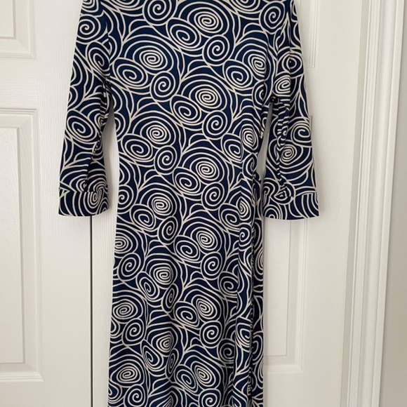 Blue and Cream wrap dress size medium.  Would fit someone 8-12. - Picture 3 of 5
